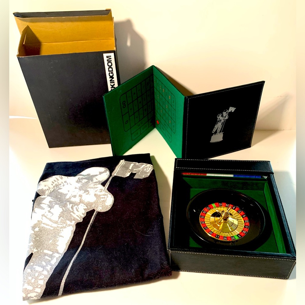 MTV Awards SWAG 2007 Man On The Moon T Shirt & Mini Roulette Game NWOT